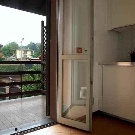 Apartment Ampi Spazi E Natura Piano Primo Azzate