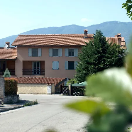 Ampi Spazi E Natura Piano Primo * Azzate